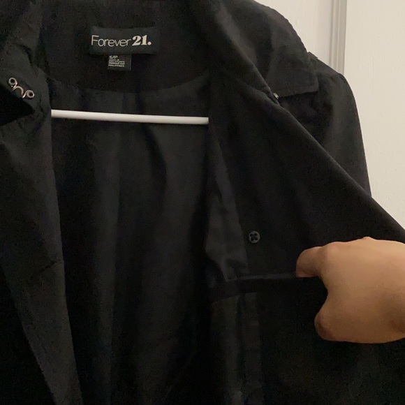 Forever 21- Light rain jacket‼️ - Picture 4 of 5
